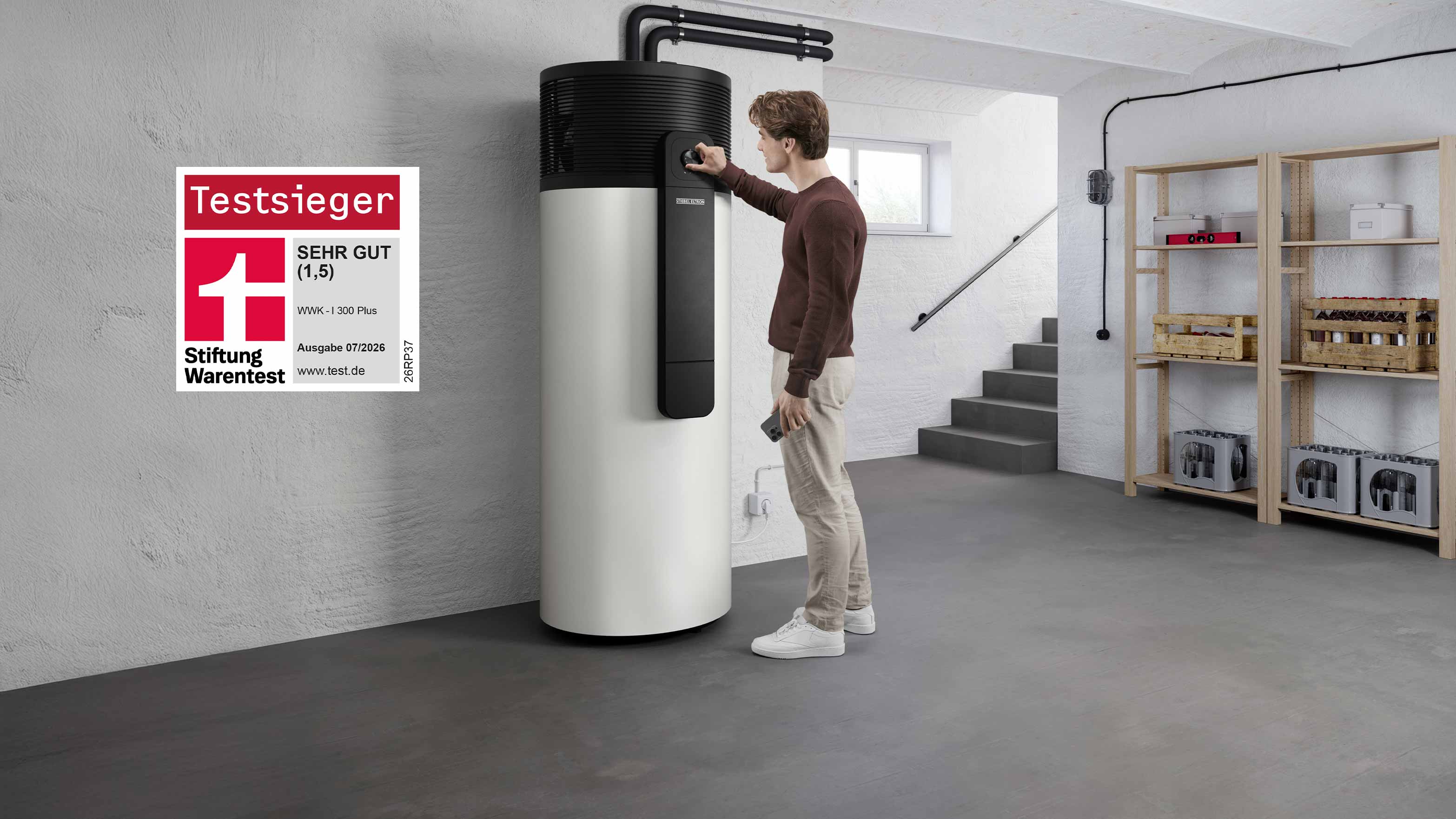 Brauchwasserwärmepumpe WWK-I 300 Plus im Keller mit Stiftung-Warentest Auszeichnung: Testsieger, Note Sehr Gut, 1,5
