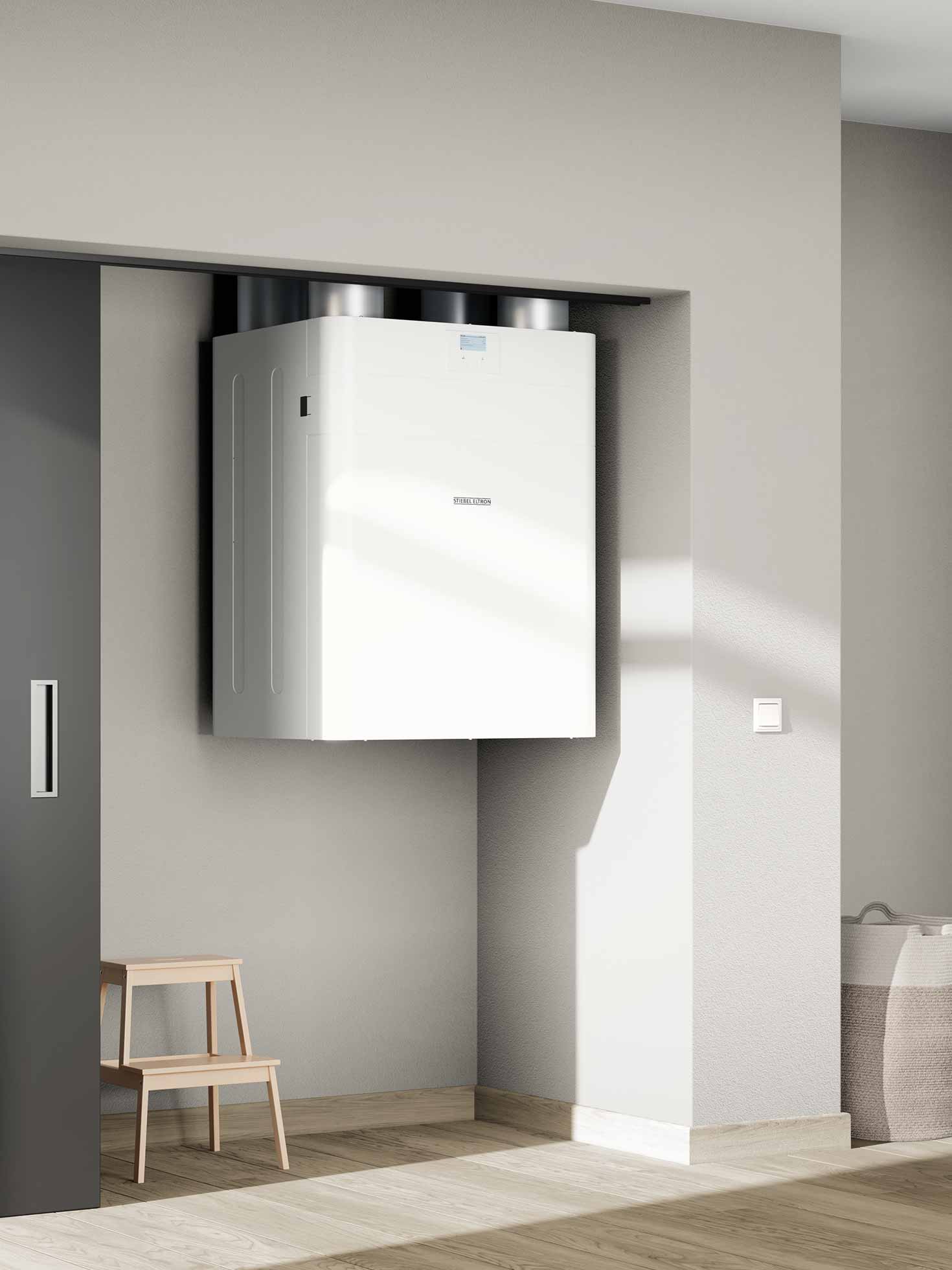 Zentrales Lüftungsgerät von STIEBEL ELTRON an der Wand montiert