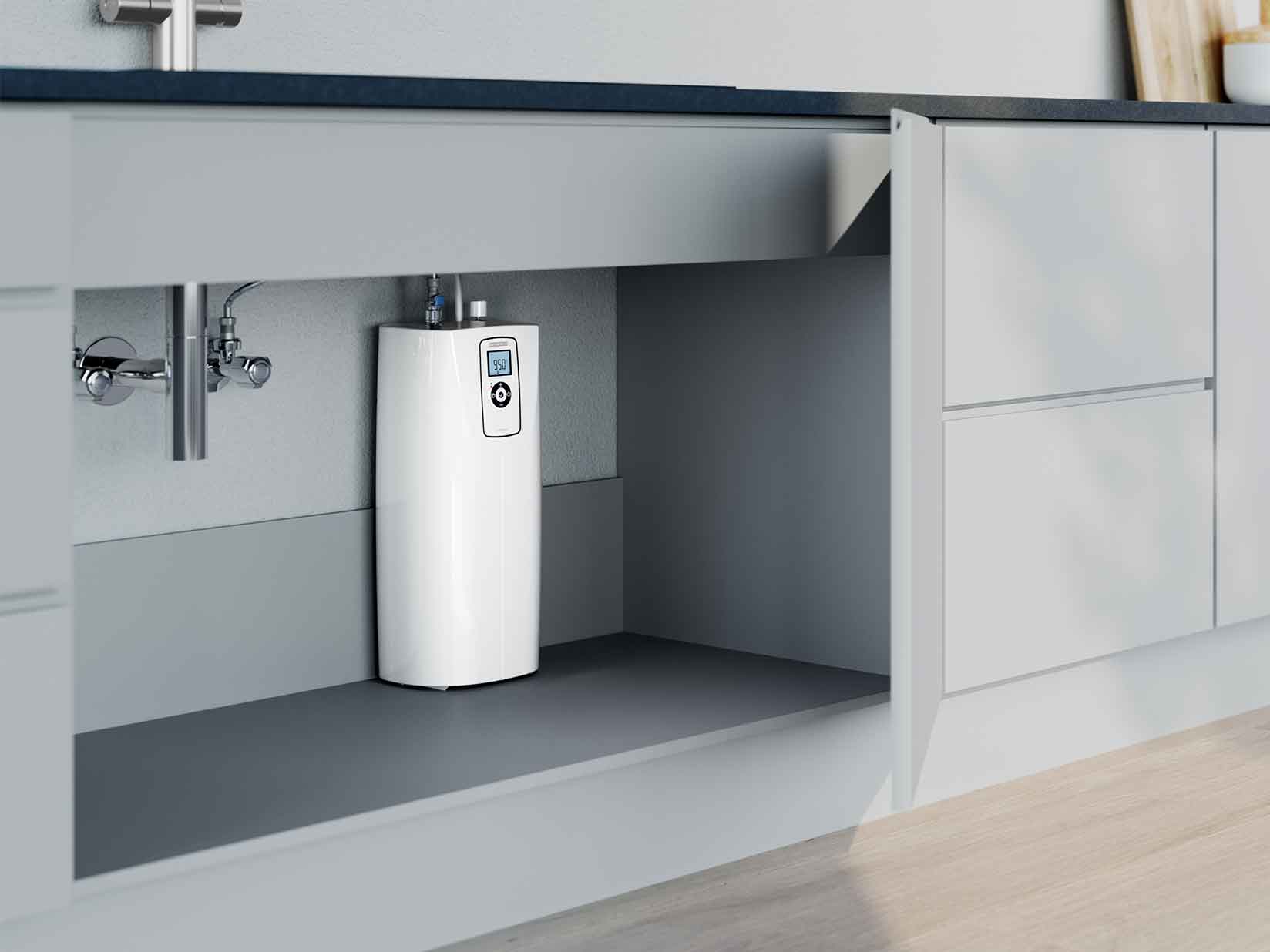 Ein Heißwassersystem von STIEBEL ELTRON ist in einer Küche installiert.